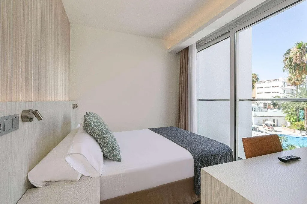FAMILY ROOM STANDARD Room, Sol Torremolinos Don Pedro, Costa Del Sol