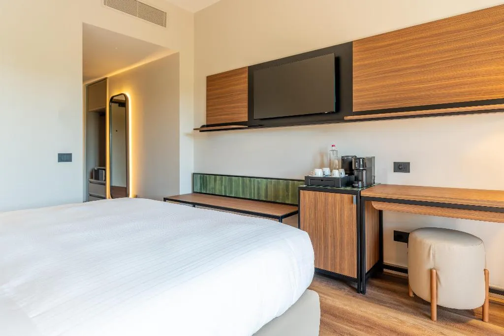DOUBLE WITH BALCONY WITH VIEWS Room, Picciolo Etna Golf Resort & Spa, Curio Collection, Catania