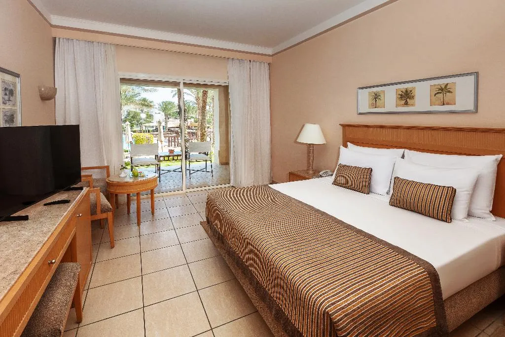 JUNIOR SUITE POOL VIEW Room, JAZ Makadi Star & Spa, Red Sea Riviera