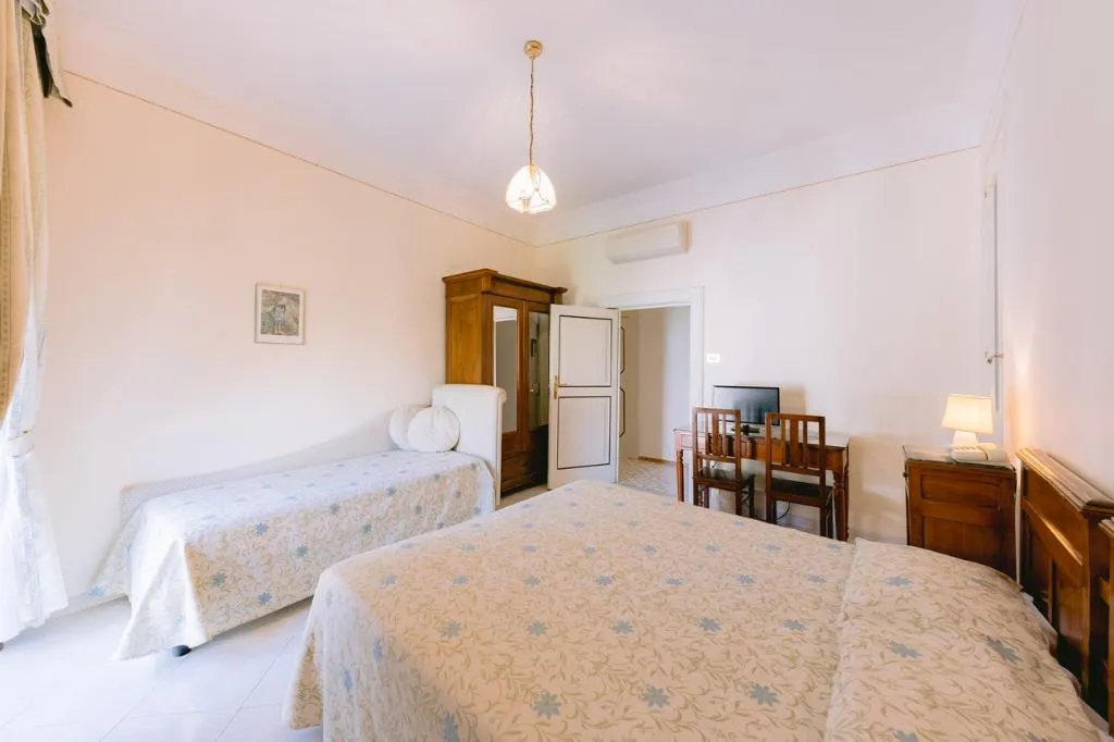 TRIPLE WITH BALCONY Room, Hotel Toro, Naples