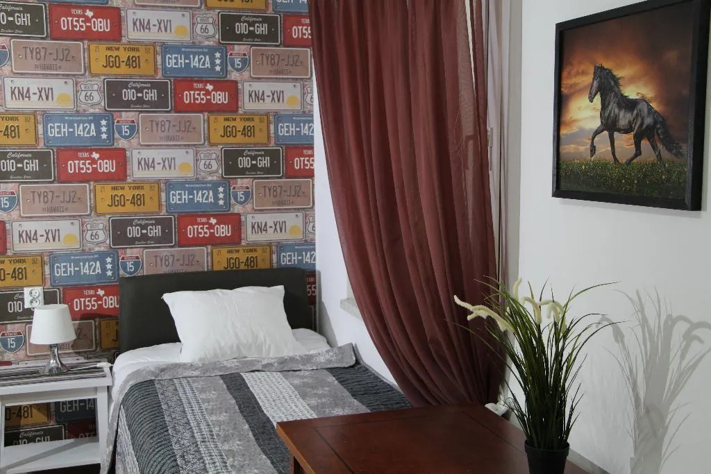 TRIPLE WITH SHARED BATHROOM Room, Lorf Hostel&Coffee, Krakow