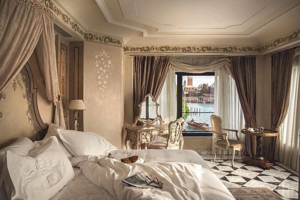 SUITE STANDARD Room, Hotel Cipriani, A Belmond Hotel, Venice, Venice