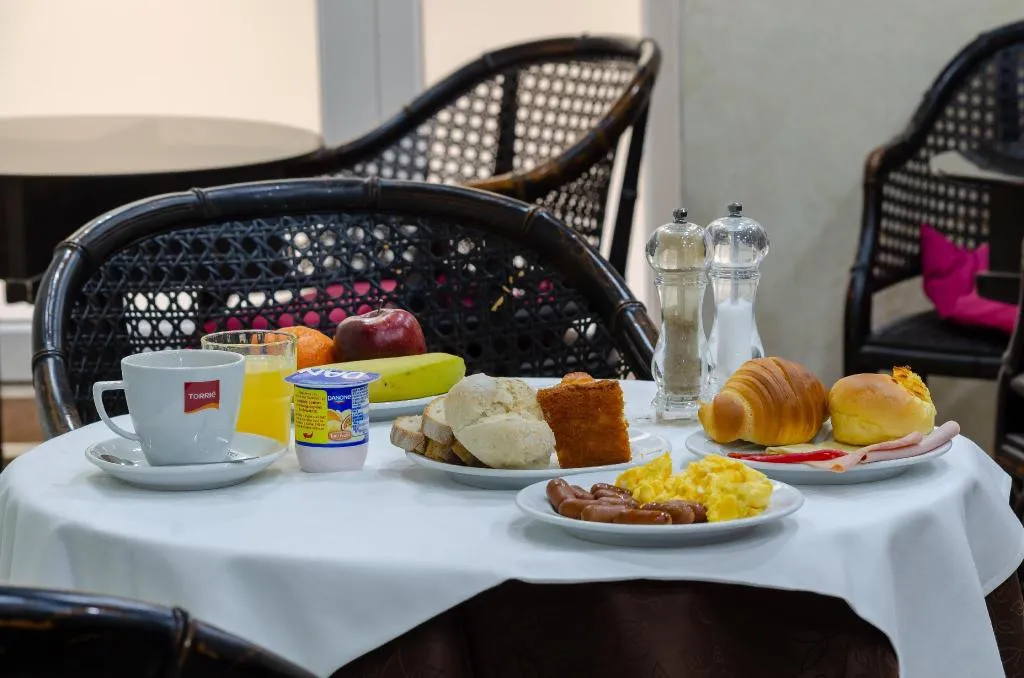 Restaurant, Hotel Duas Nacoes, Lisbon