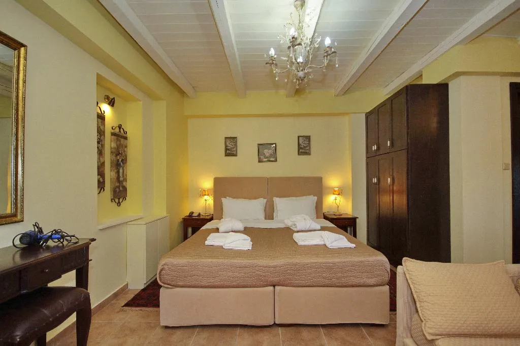 SUITE CLASSIC WITH TERRACE Room, Menalia Villa's & Suites, Athens
