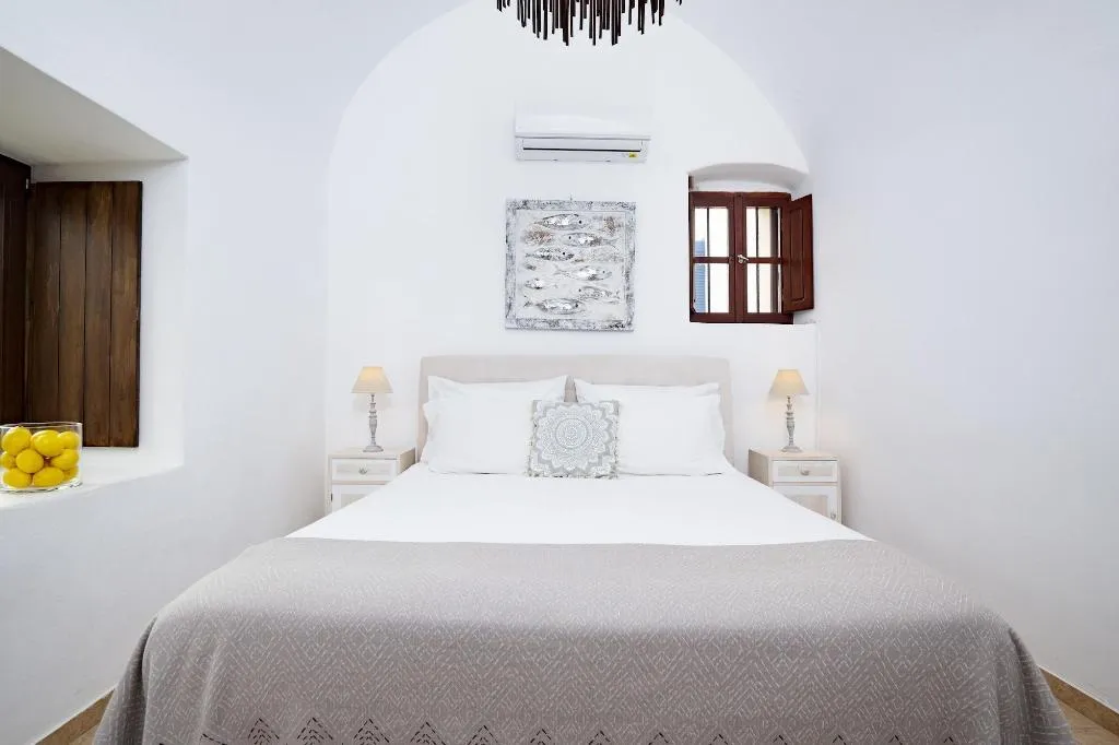 Room, Estate 1896, Santorini