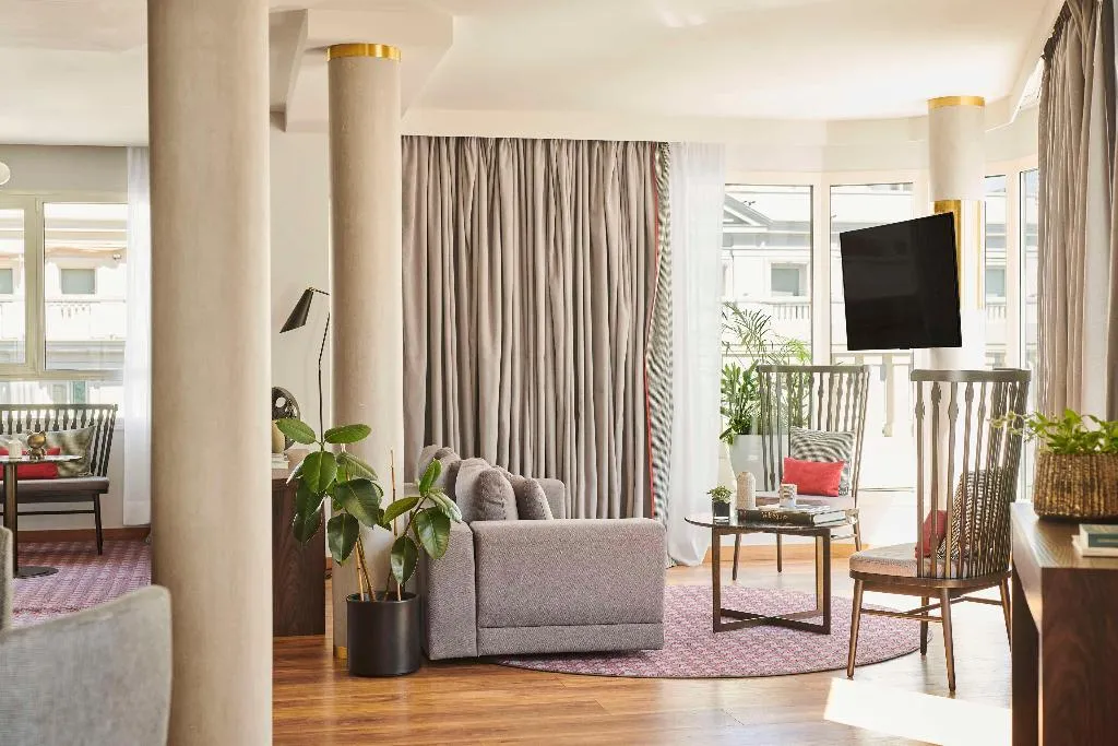 Room, Hyatt Centric Gran Via Madrid, Madrid