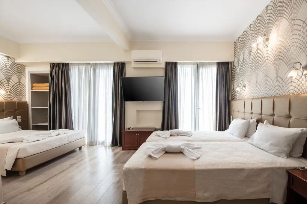 QUADRUPLE STANDARD Room, Golden City, Athens