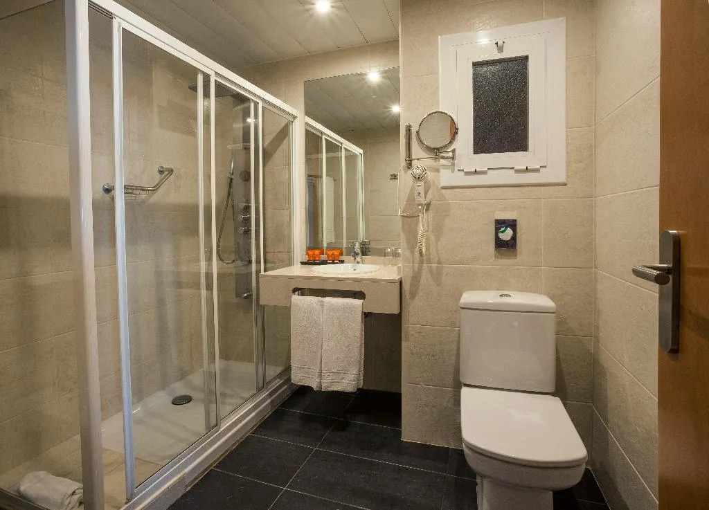 DOUBLE STANDARD Room, Hotel Blanes Horitzó by Pierre & Vacances, Costa Brava