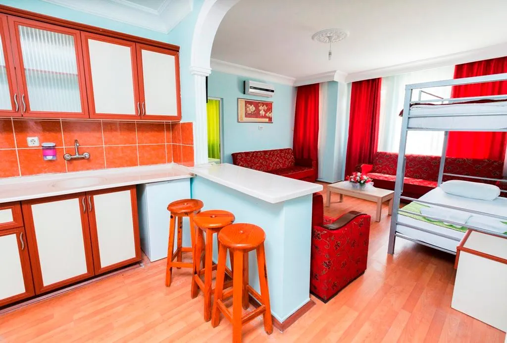 APARTMENT CAPACITY 8 Room, Nehir Apart Otel, Antalya