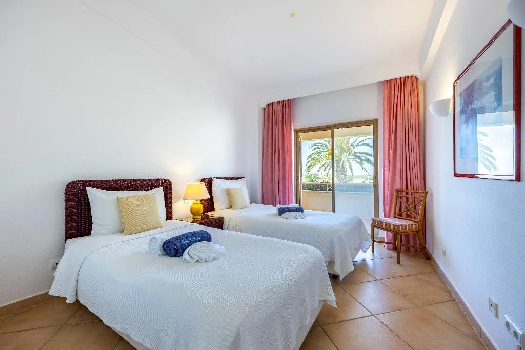APARTMENT TWO BEDROOMS Room, Vila Palmeira, Algarve