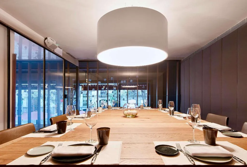 Restaurant, Alexandra Barcelona, Curio Collection by Hilton, Barcelona