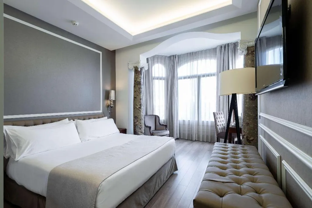 Room, Catalonia Passeig de Gracia, Barcelona