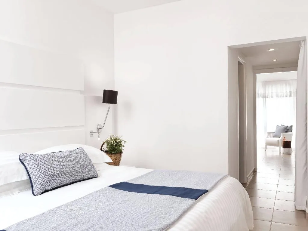JUNIOR SUITE STANDARD Room, Aressana Spa Hotel and Suites, Santorini