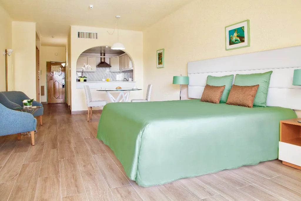 STUDIO POOL VIEW Room, Ondamar Hotel, Algarve