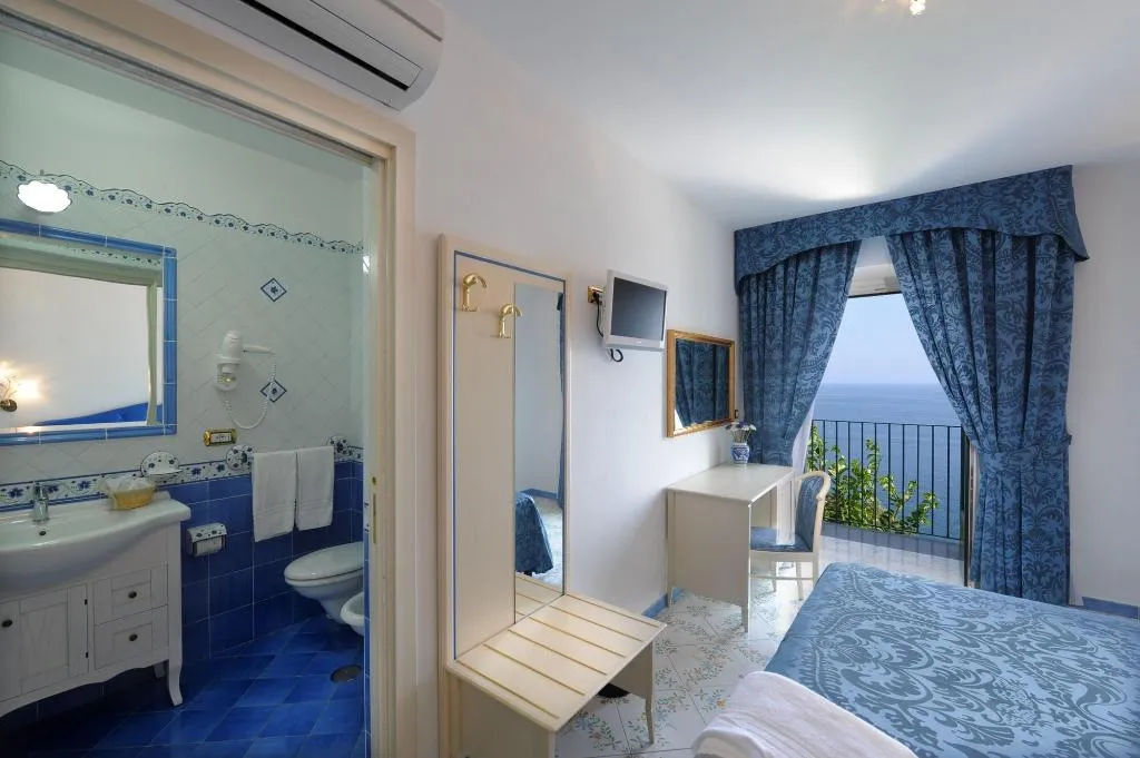 Room, Villa Maria Pia, Naples