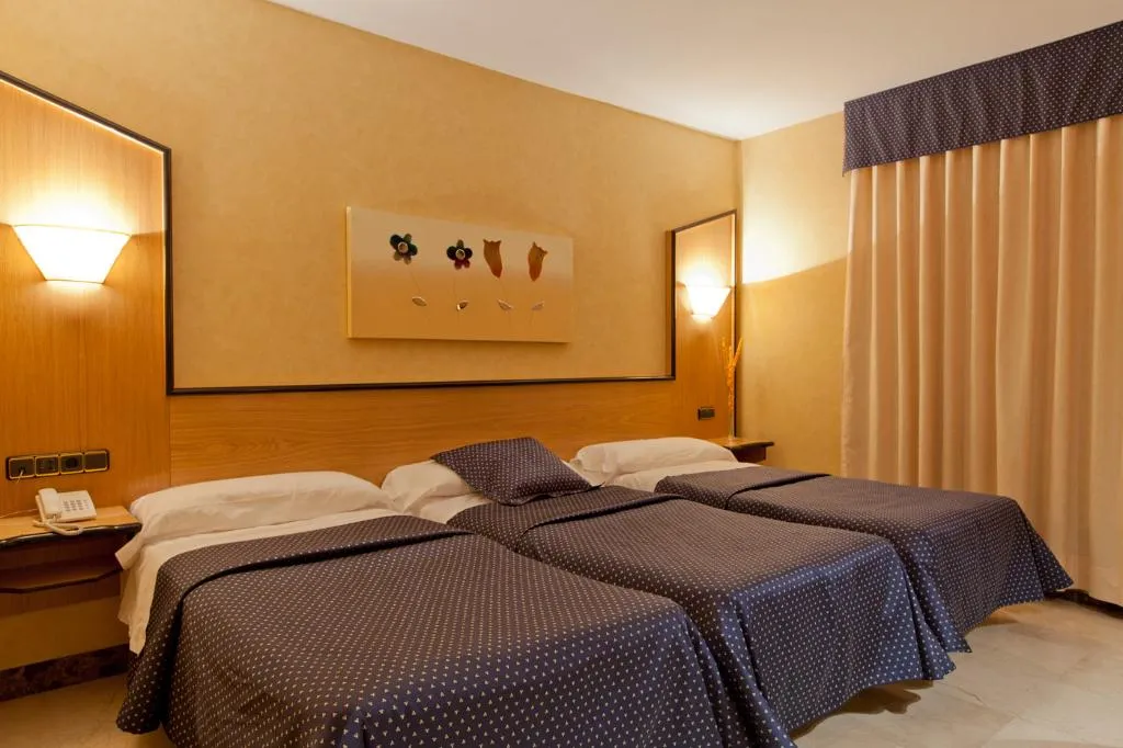 DOUBLE STANDARD Room, Ciudad de Navalcarnero, Madrid