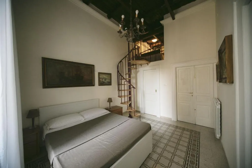 Room, Area Angioina Suites, Naples