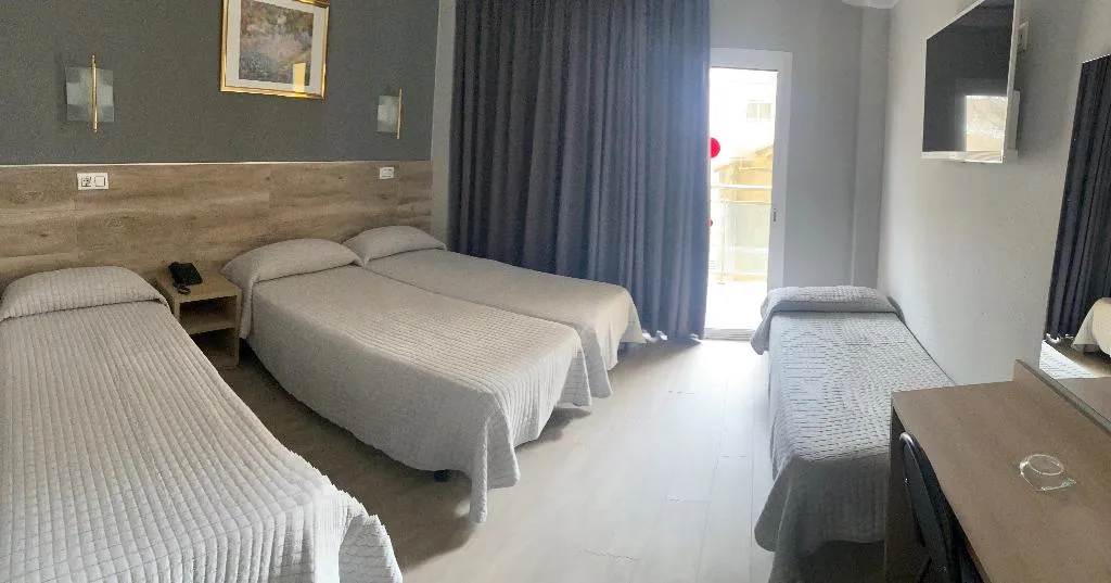 FAMILY ROOM STANDARD Room, Reymar, Costa Brava
