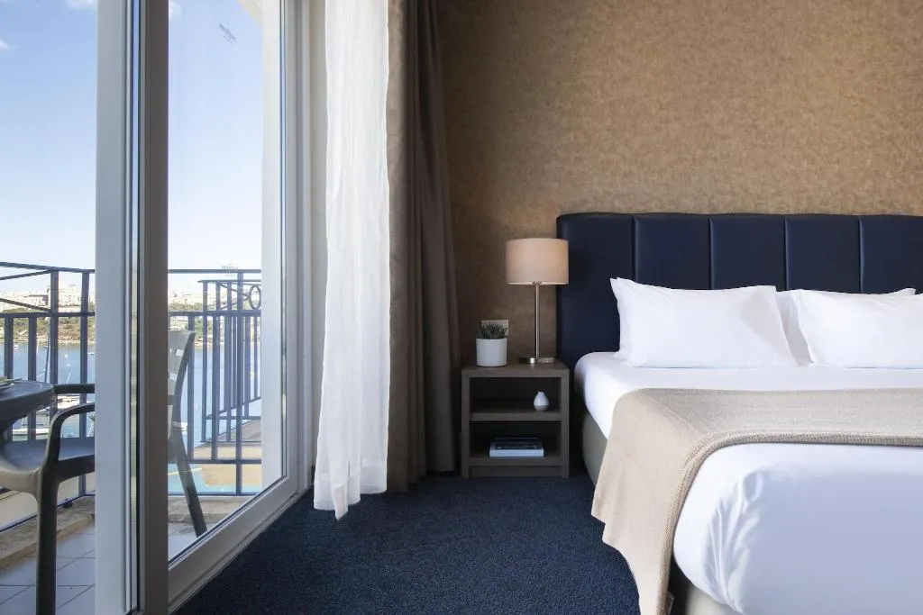 FAMILY ROOM KING SIZE BED Room, The Waterfront Hotel, Malta