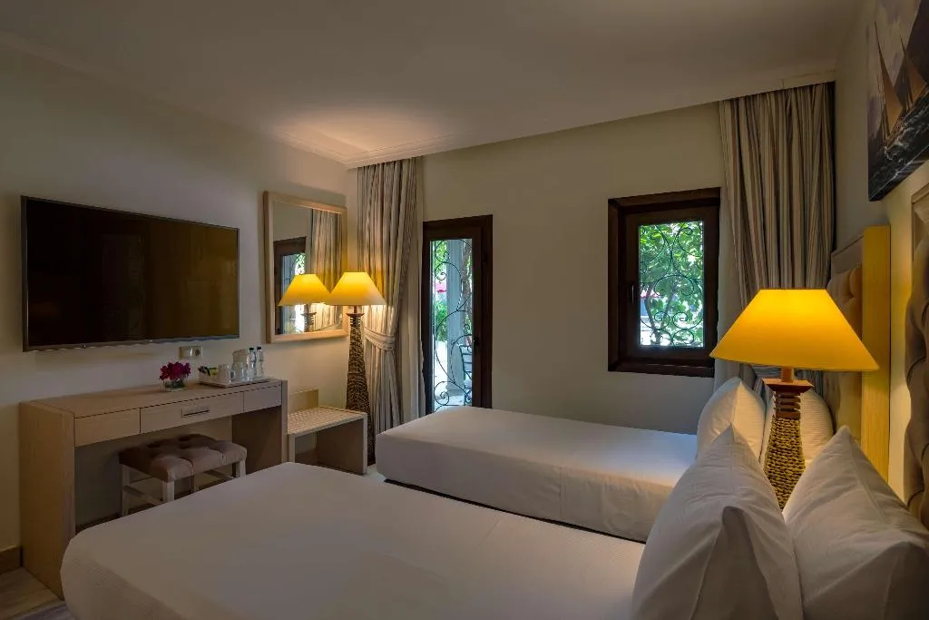 FAMILY ROOM QUEEN SIZE BED Room, DoubleTree by Hilton Bodrum Marina Vista, Bodrum