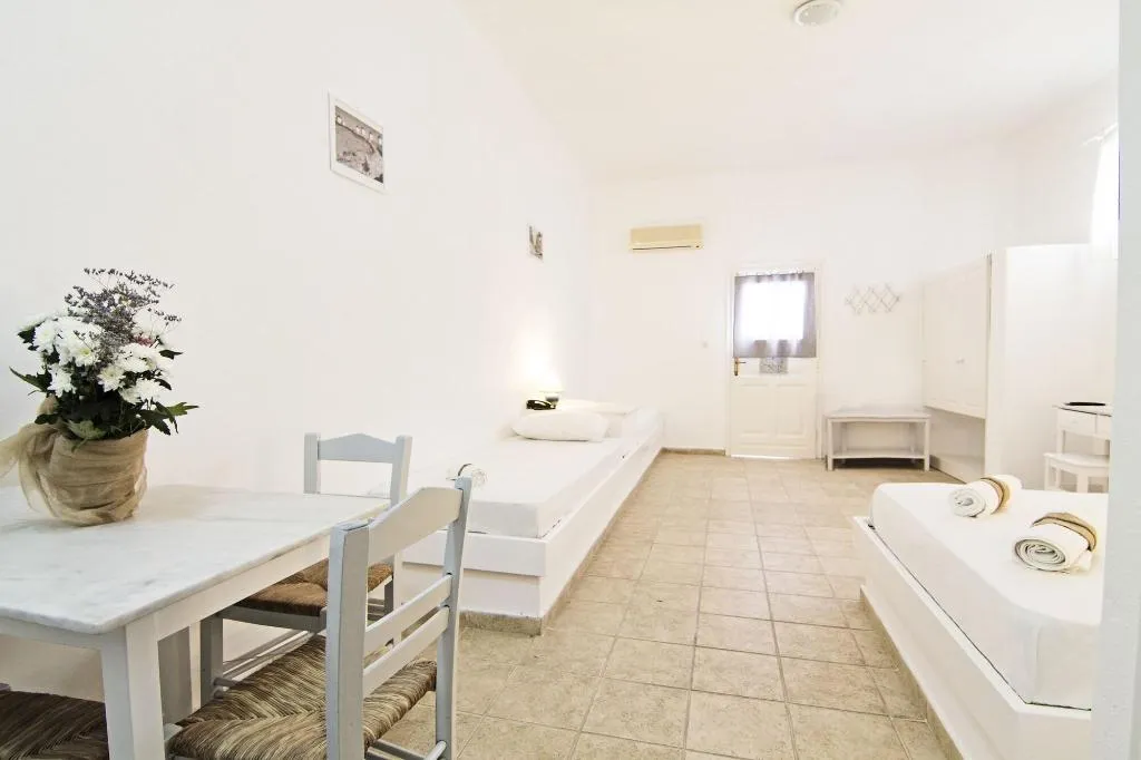 Room, Kritikakis Village Apartments, Santorini