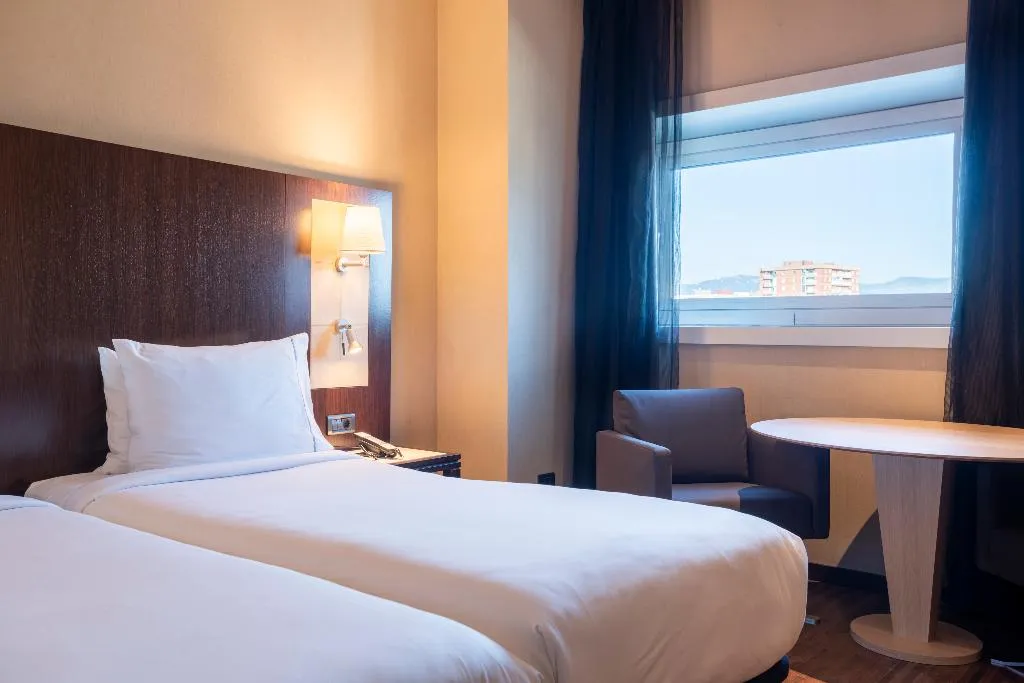 TWIN COMFORT Room, Leonardo Royal Hotel Barcelona Forum, Barcelona
