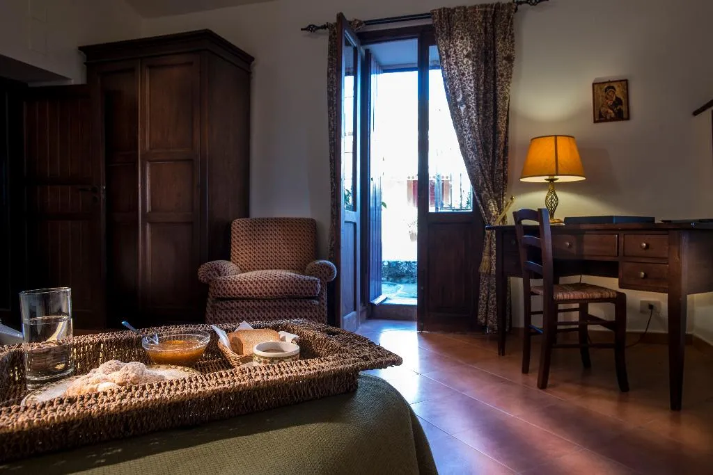 TRIPLE STANDARD Room, Masseria Rossella, Palermo