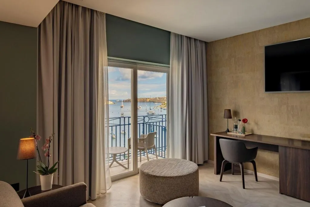 SUITE DELUXE KING BED Room, The Waterfront Hotel, Malta