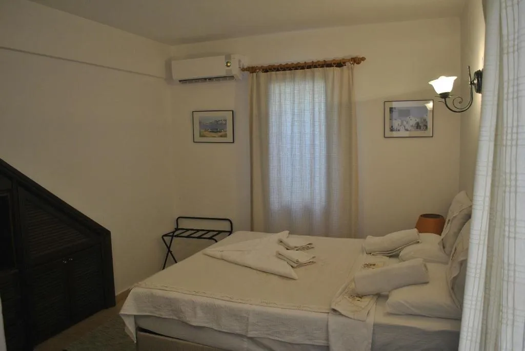 Room, Dionysia, Antalya