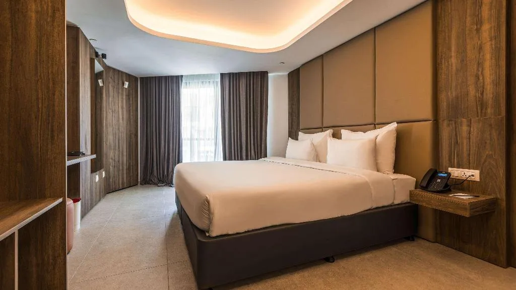 Room, Ax Odycy, Malta