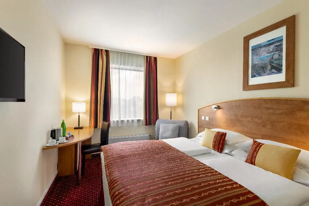 Room COMFORT Room, Amedia Praha Express, Prague