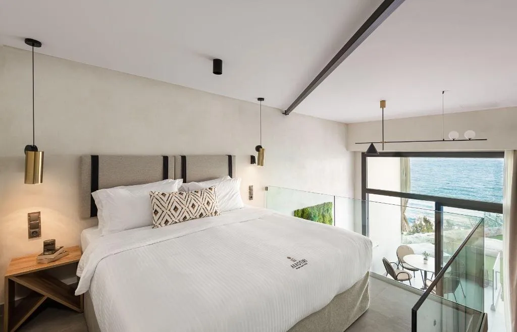 Room, Akrotiri Olympus Luxury Suites, Thessaloniki