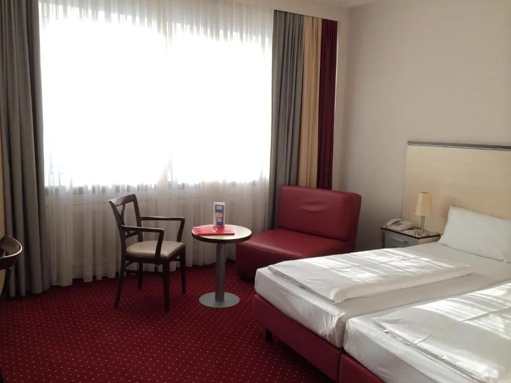 TRIPLE STANDARD Room, Come Inn Berlin Kurfurstendamm Opera, Berlin