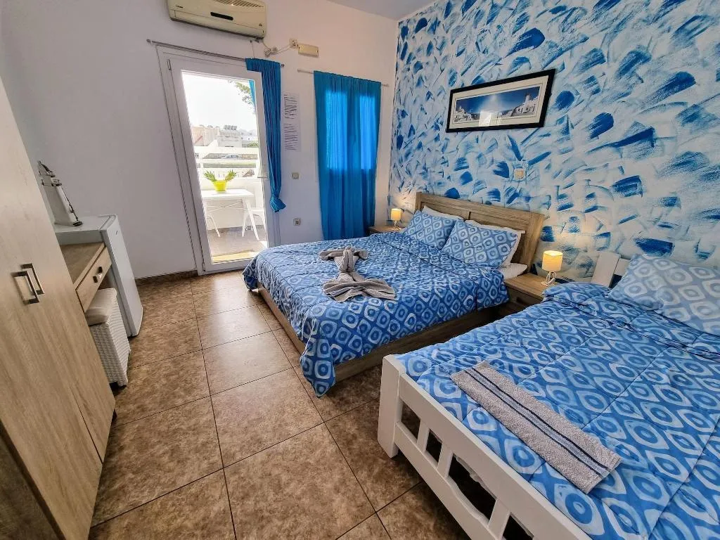 Room, Pleasure Beachside Studios, Santorini