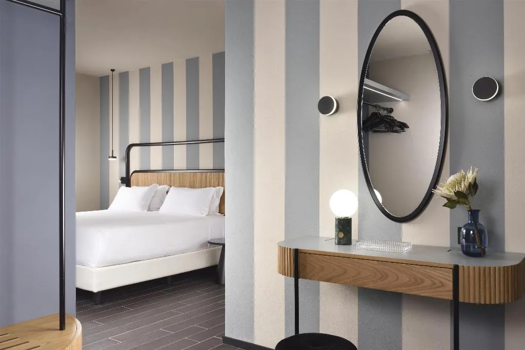 Room, Minareto, Catania
