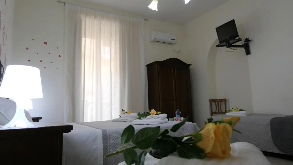 Room, B&B Dimora Cirillo, Naples