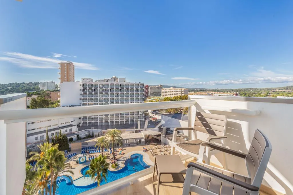 TWIN POOL VIEW Room, Samos, Majorca