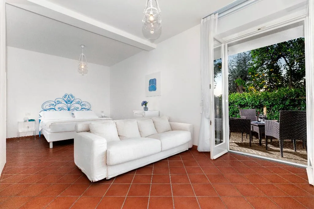 JUNIOR SUITE STANDARD Room, Villa Oriana Relais, Naples