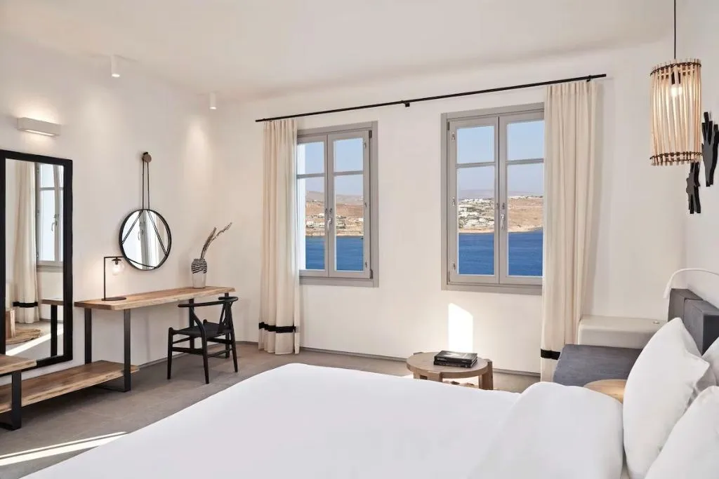 JUNIOR SUITE SEA VIEW WITH PRIVATE POOL Room, Radisson Blu Euphoria Resort, Mykonos