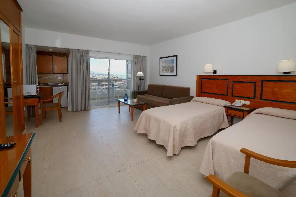 STUDIO CAPACITY 4 Room, PYR Fuengirola, Costa Del Sol