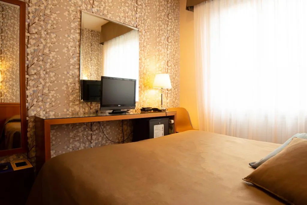 DOUBLE STANDARD Room, Eco Hotel Milano & Bioriso Restaurant, Milan
