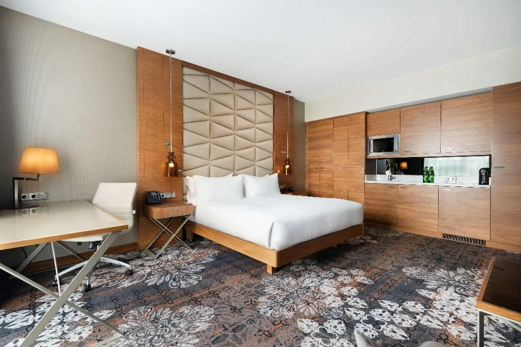 Room, DoubleTree by Hilton Krakow Hotel & Convention Cen, Krakow