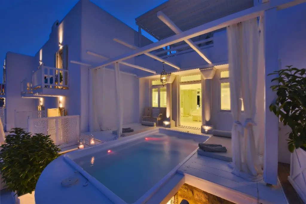 SUITE DELUXE WITH PRIVATE POOL Room, La Residence, Mykonos