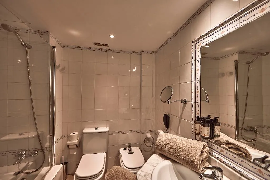 JUNIOR SUITE GARDEN VIEW ONE BEDROOM Room, Hotel Maristel, Majorca