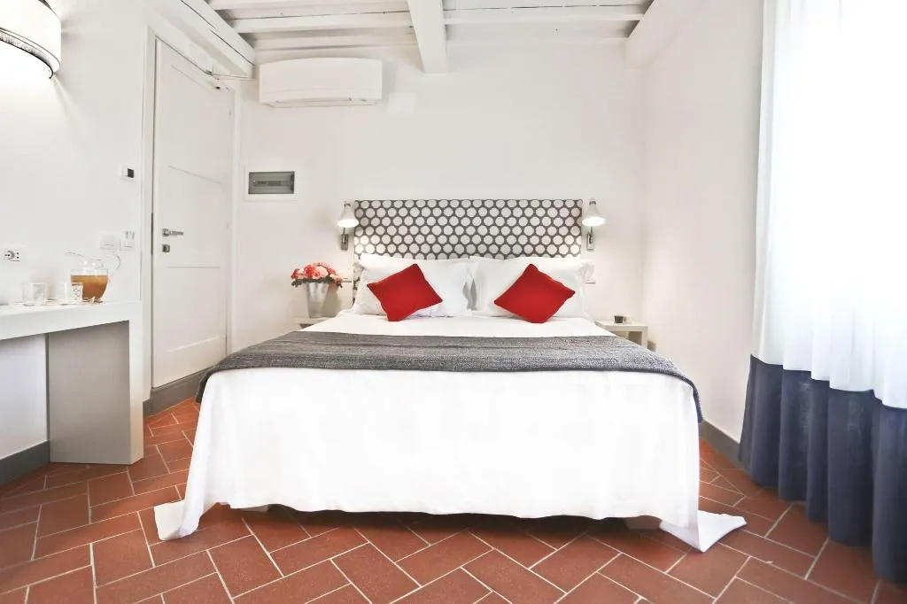 Room, Poggio Baronti B&B, Florence