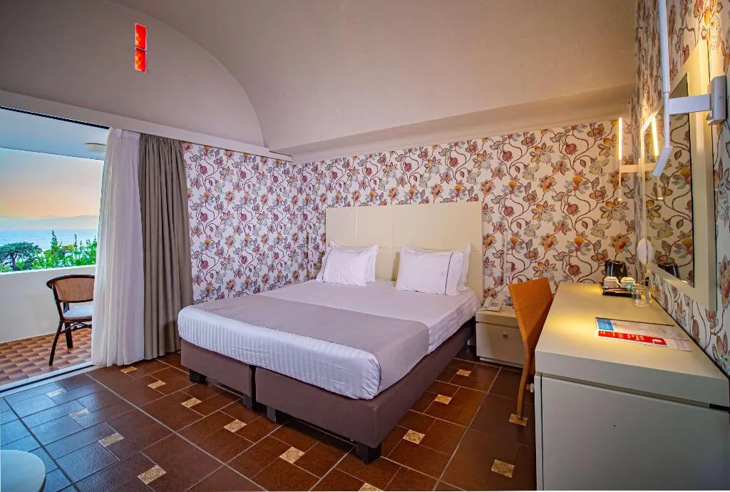 BUNGALOW SEA VIEW Room, Ramada by Wyndham Loutraki Poseidon Resort, Kalamata