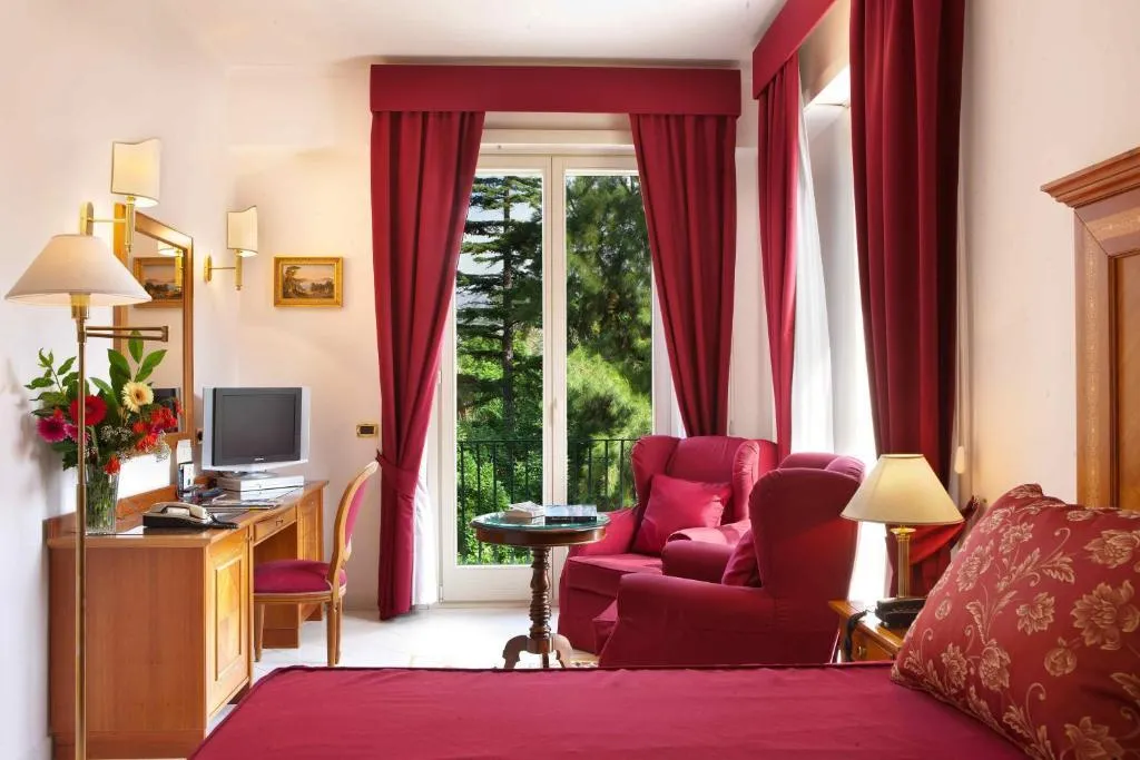 JUNIOR SUITE STANDARD Room, Continental, Naples