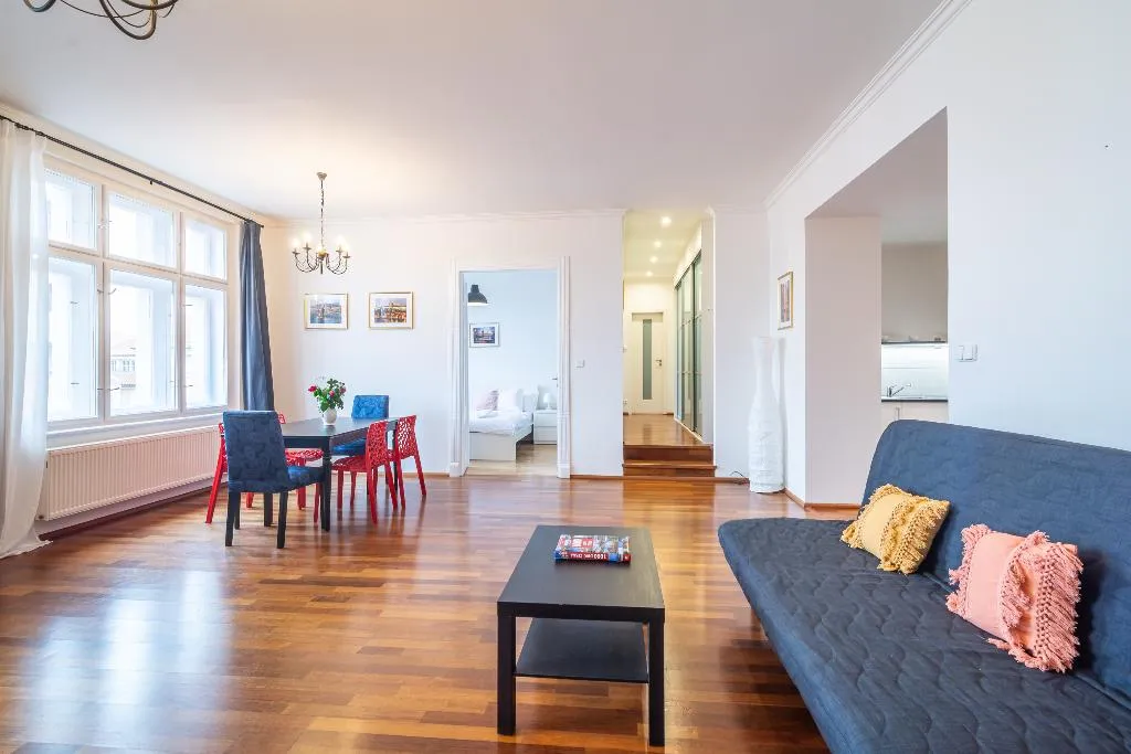 APARTMENT WITH BALCONY WITH VIEWS Room, Royal Road Residence, Prague