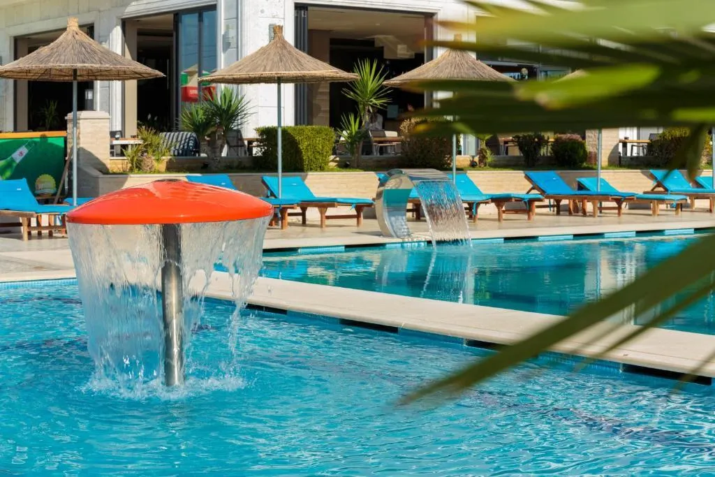 Sports and Entertainment, Kraal Hotel, Kavaje