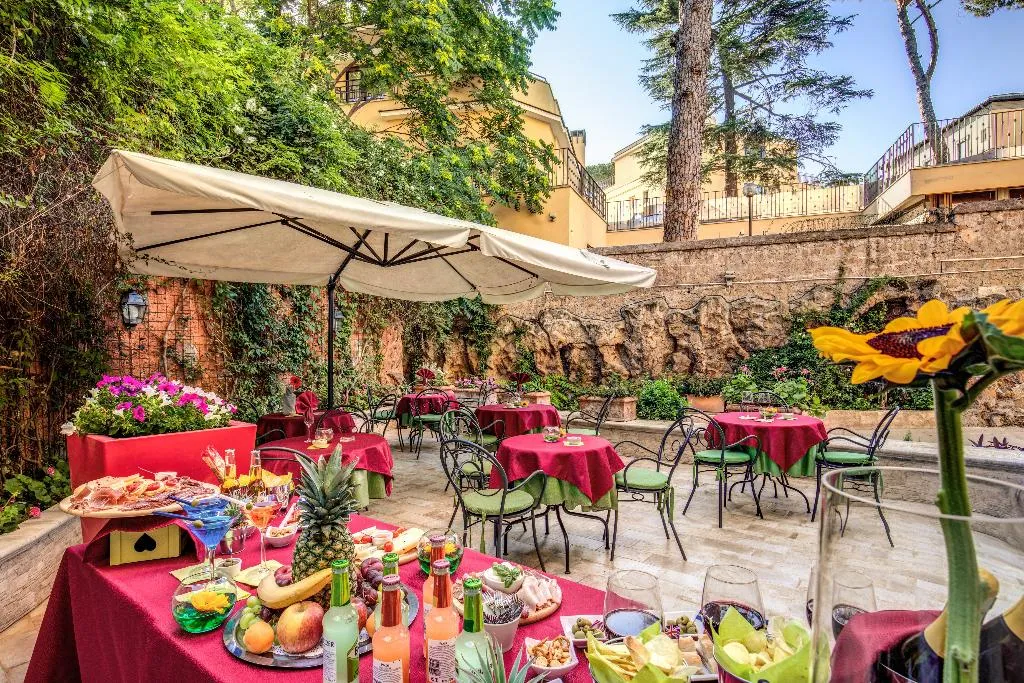 Bar, Rome Garden, Rome